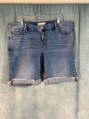 Torrid rolled hem denim Bermuda